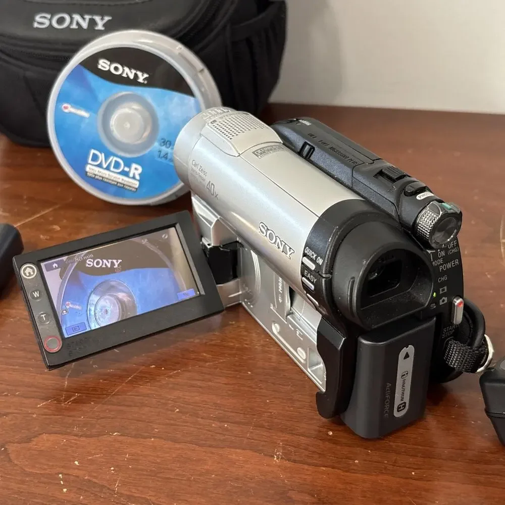 Sony DCR-DVD610 DVD Camcorder 40x Zoom Hybrid Movie Battery Accessories Tested